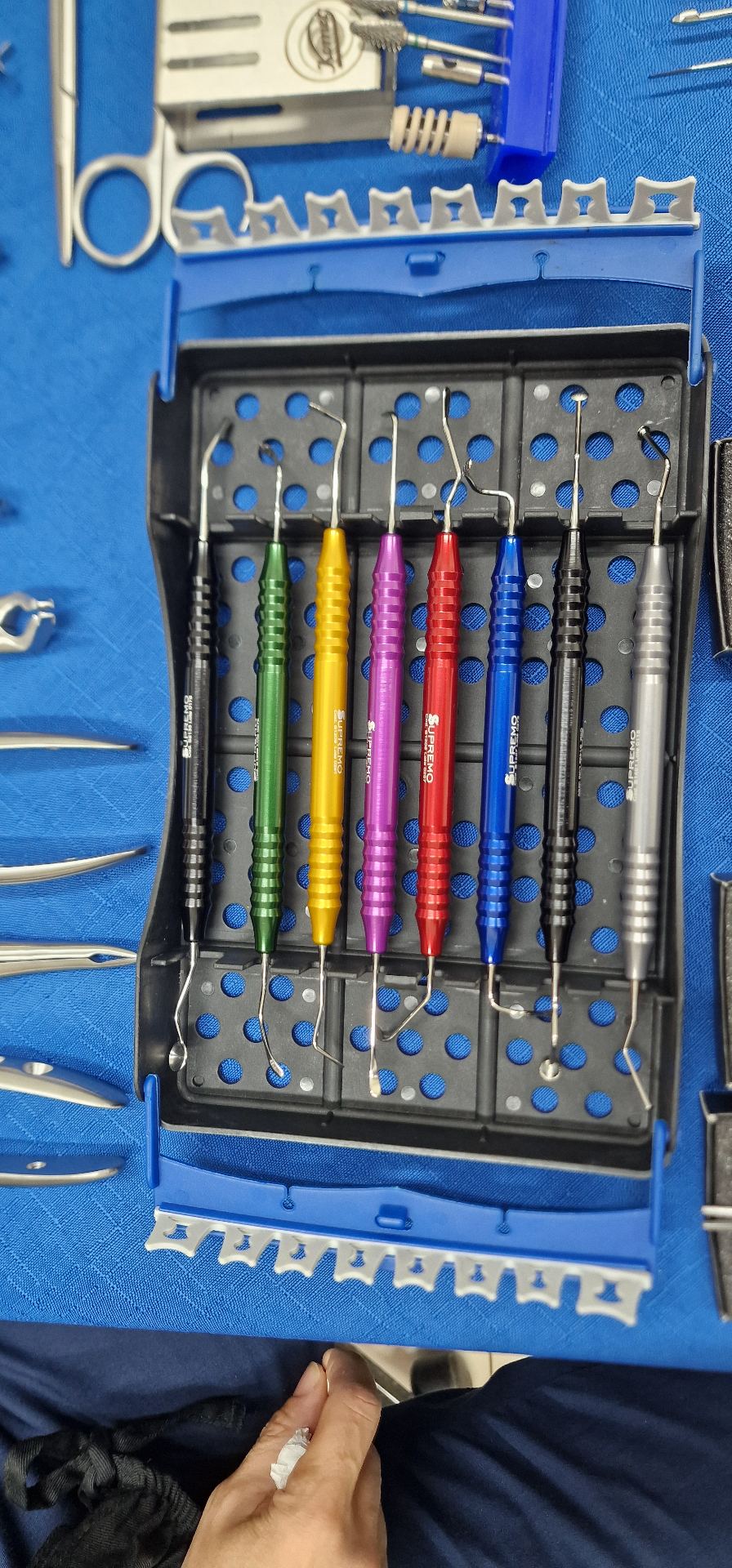 Kit cirúrgico preparado para cirurgia de elevação do seio maxilar
